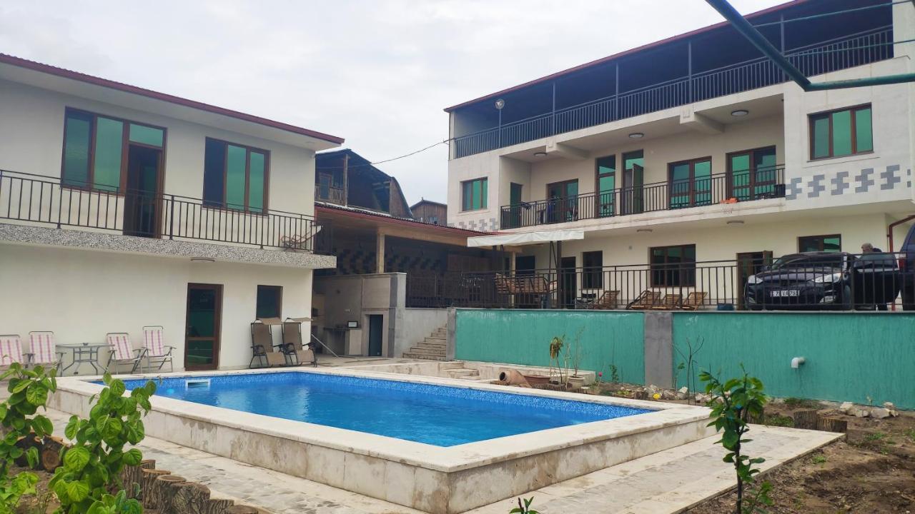 Apex Rest House Of 10 Rooms And Pool Ереван Екстериор снимка
