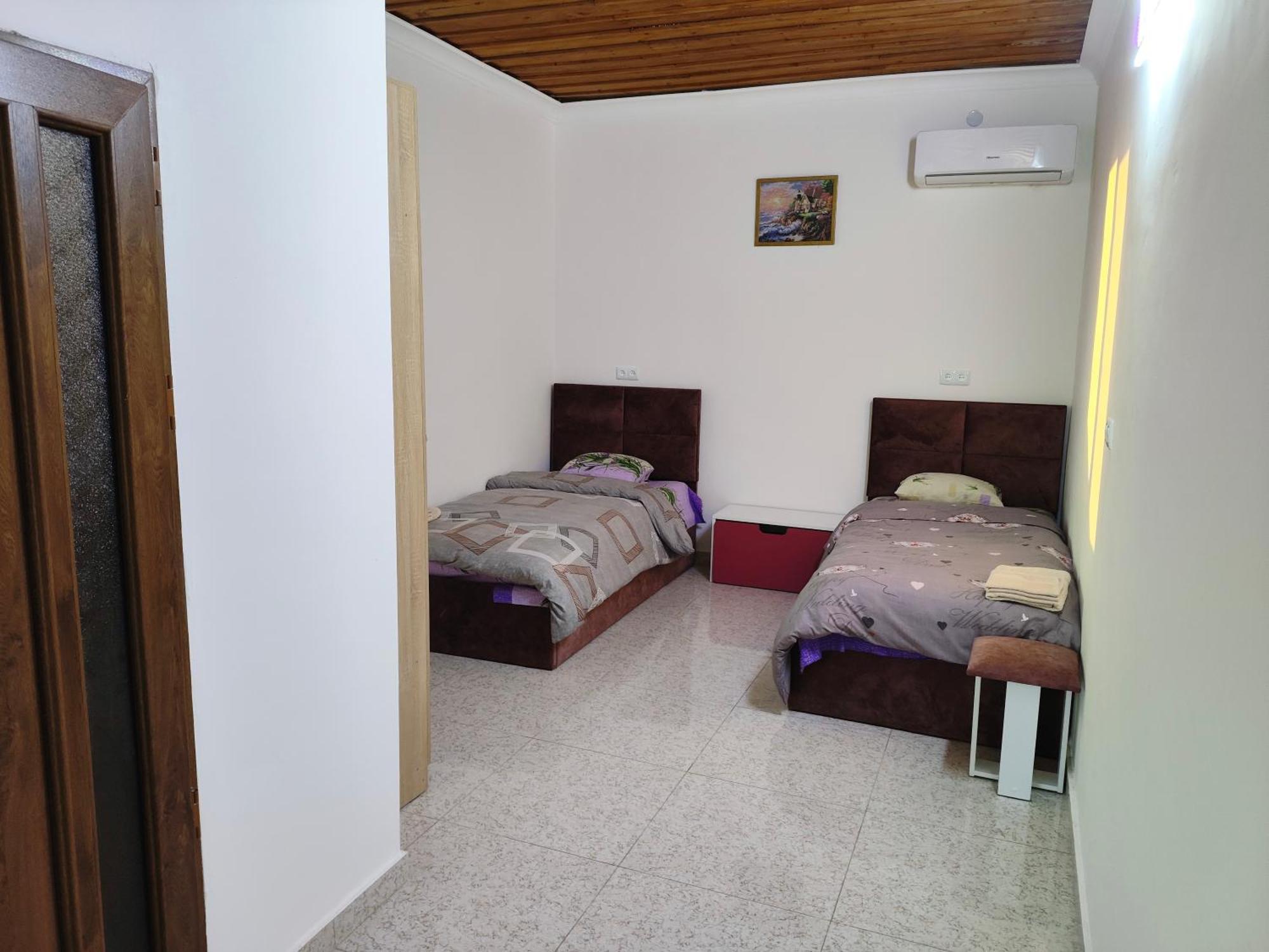 Apex Rest House Of 10 Rooms And Pool Ереван Екстериор снимка