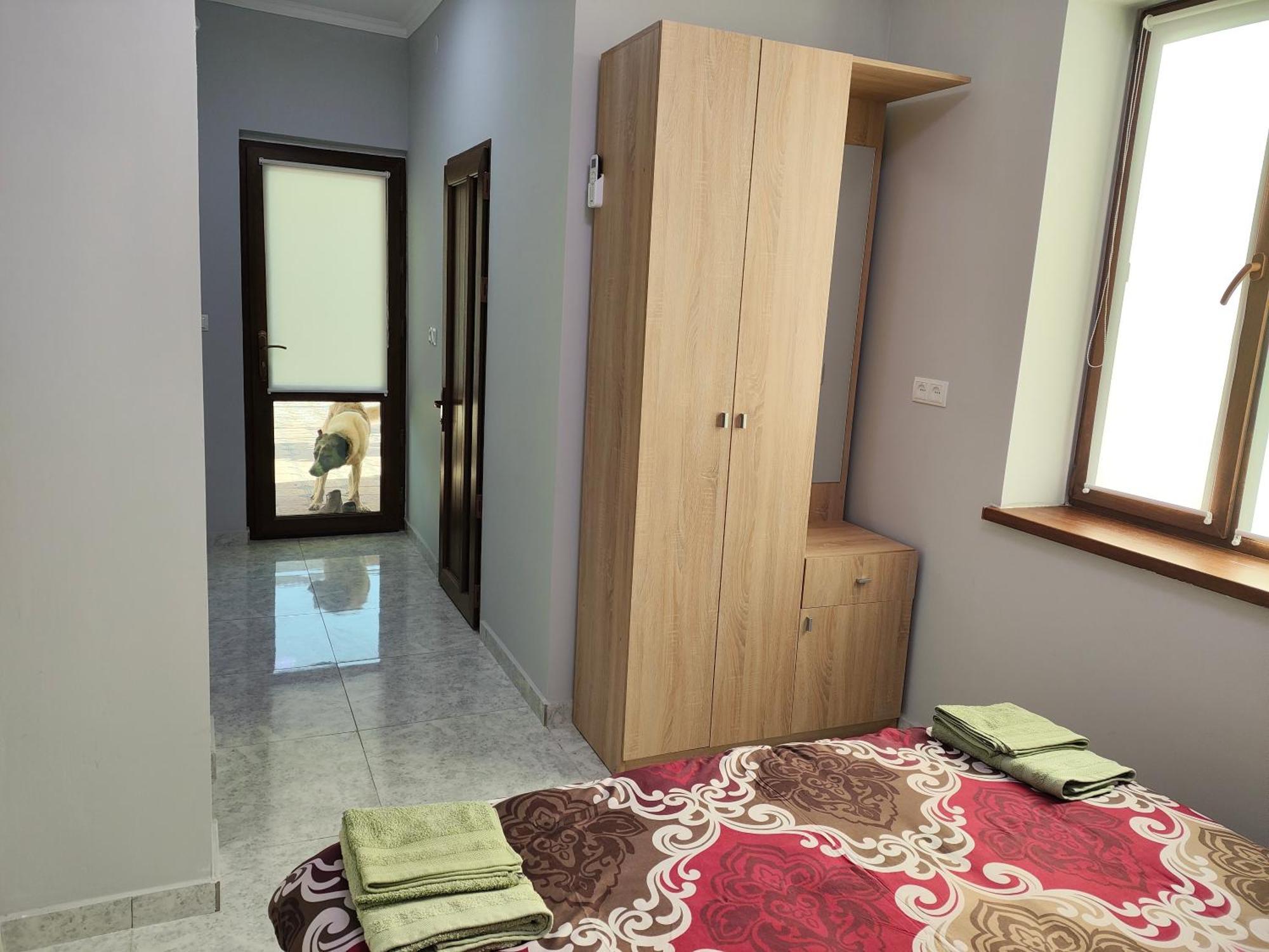 Apex Rest House Of 10 Rooms And Pool Ереван Екстериор снимка