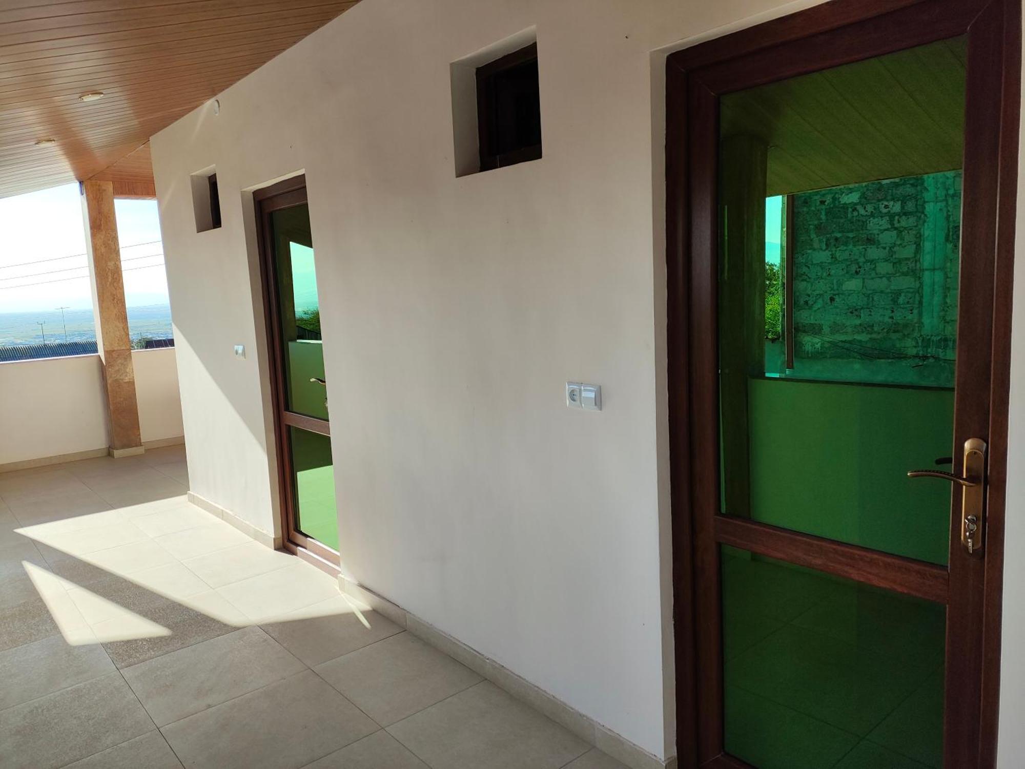 Apex Rest House Of 10 Rooms And Pool Ереван Екстериор снимка
