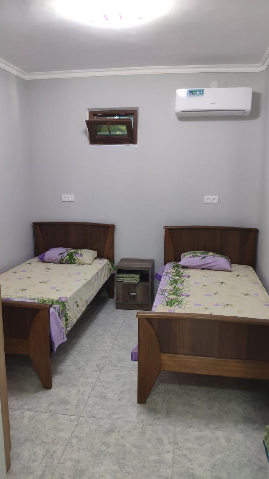 Apex Rest House Of 10 Rooms And Pool Ереван Екстериор снимка
